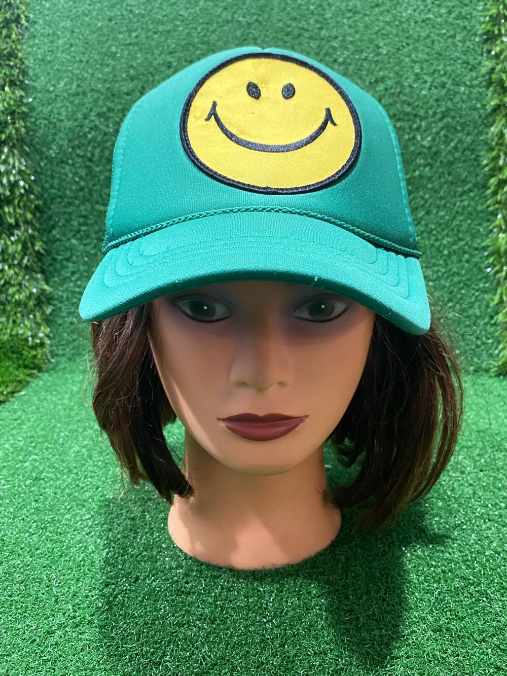 Aviator Nation Kids Smiley Vintage Foam Trucker in Kelly Green
May 026)